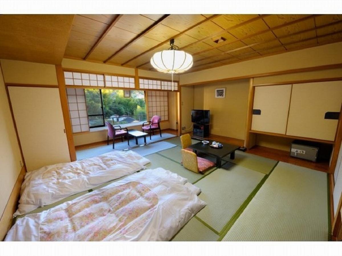 ホテル 伊豆長岡金城館 伊豆の国市 エクステリア 写真